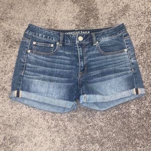 Vintage American Eagle boy midi shorts